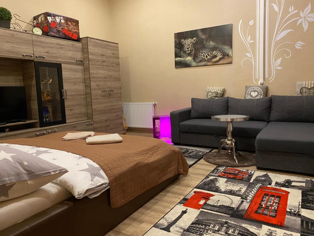 Apartment Near Opera In Downtown Budapest Eksteriør billede