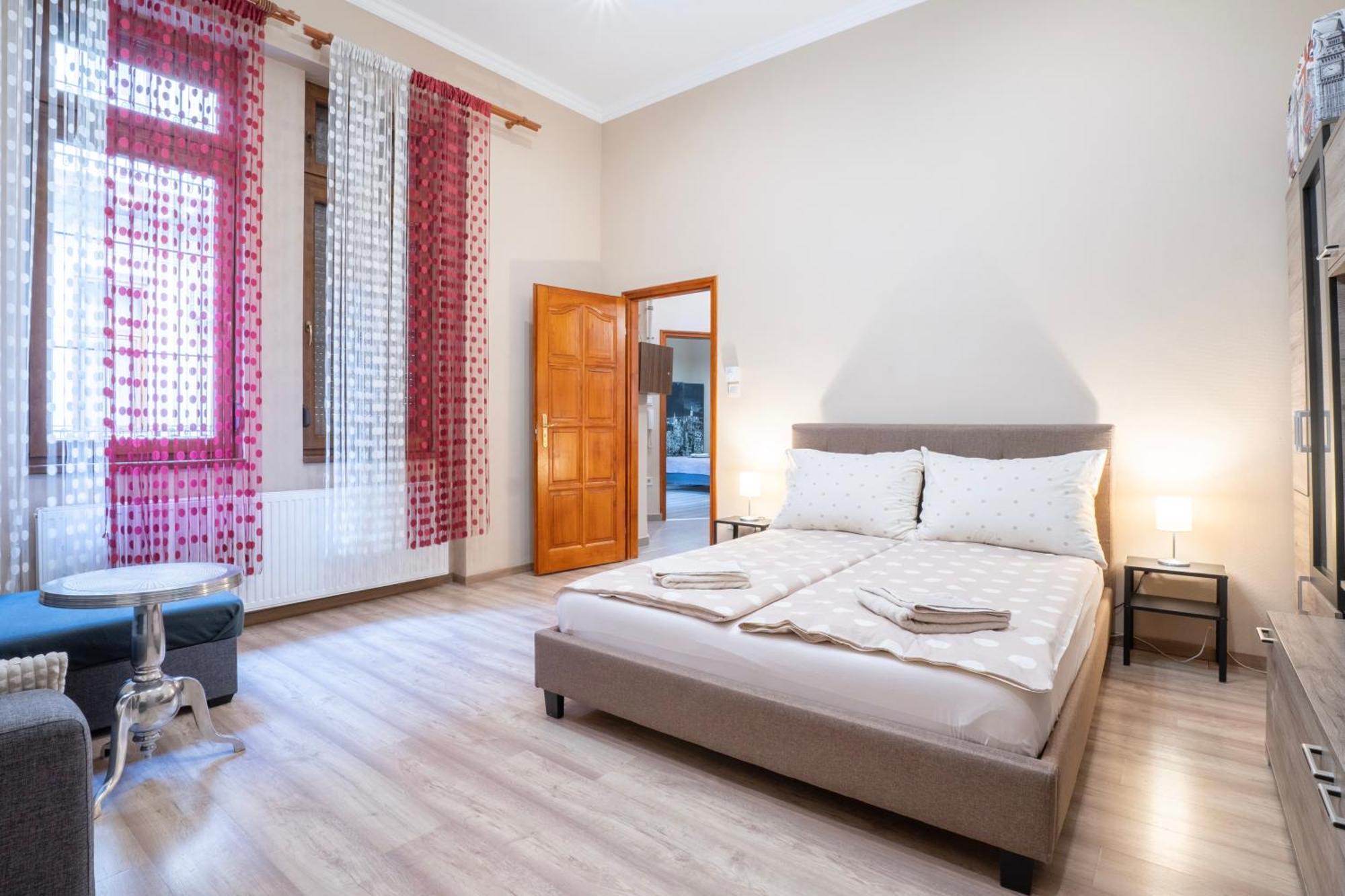 Apartment Near Opera In Downtown Budapest Eksteriør billede